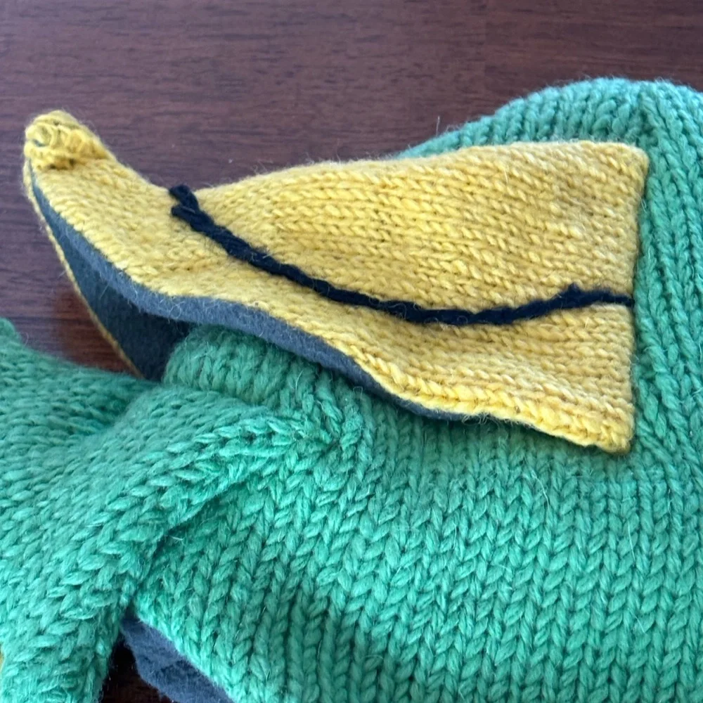 N/A green wool